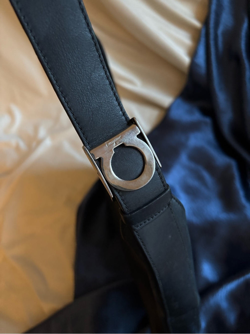 Salvatore Ferragamo Black Leather Shoulder Bag - Picture 4 of 5